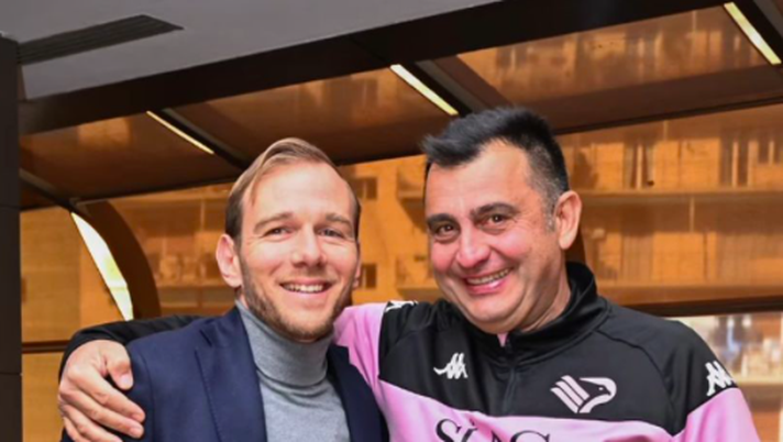 FOTO Palermo, l’ex rosanero Martin fa visita alla squadra a Genova  palermo