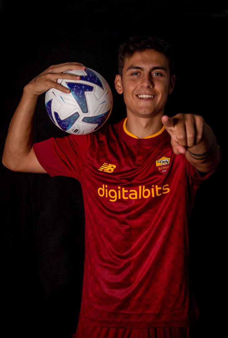 Dybala e la Roma: lo shooting suggestivo con la maglia giallorossa – FOTO GALLERY - immagine 12