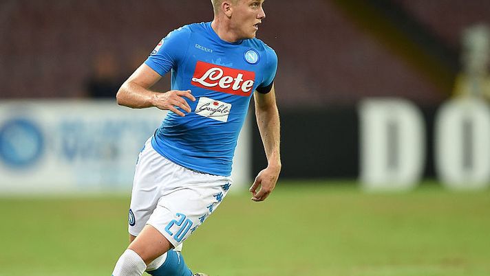 NAPLES, ITALY - SEPTEMBER 17: Piotr Zielinski of Napoli in action during the Serie A match between SSC Napoli and Bologna FC at Stadio San Paolo on September 17, 2016 in Naples, Italy. (Photo by Francesco Pecoraro/Getty Images) Napoli, è rebus in difesa: dalle condizioni di Albiol a Zielinski, le ultime di formazione - immagine 1