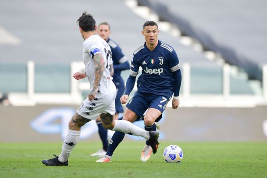 Viola contro Ronaldo (Getty Images) Viola contro Ronaldo (Getty Images)