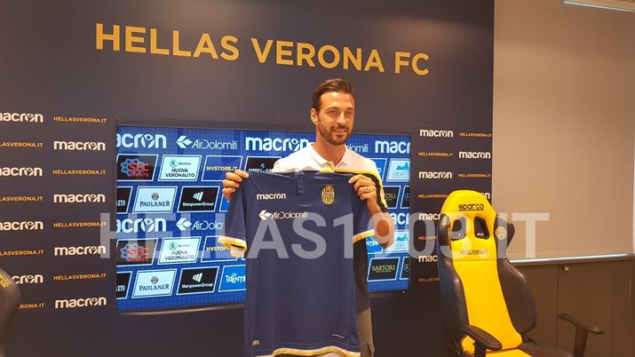 Samuel Di Carmine con la maglia gialloblù Samuel Di Carmine con la maglia gialloblù