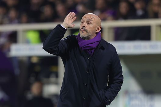 FLORENCE, ITALY - FEBRUARY 01: Vincenzo Italiano manager of ACF Fiorentina gestures during the Coppa Italia Quarter Final matcy between Fiorentina and Torino at Stadio Artemio Franchi on February 1, 2023 in Florence, Italy. (Photo by Gabriele Maltinti/Getty Images) Trevisani: “Non andare in finale sarebbe un suicidio. Cabral sarà una certezza”- immagine 2