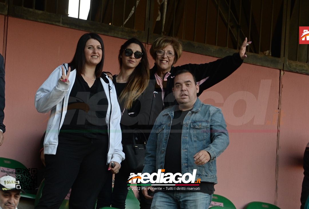 Fototifo, i tifosi allo stadio per Palermo-Virtus Entella 2-2 (gallery) - immagine 28