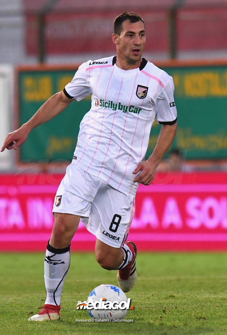  VENICE, ITALY - APRIL 27: Mato Jajalo of US Citta di Palermo in action during the serie B match between Venezia FC and US Citta di Palermo at Stadio Pier Luigi Penzo on April 27, 2018 in Venice, Italy.  (Photo by Alessandro Sabattini/Getty Images) 