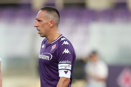 FLORENCE, ITALY - SEPTEMBER 19: Franck Ribery of ACF Fiorentina looks on during the Serie A match between ACF Fiorentina and Torino FC at Stadio Artemio Franchi on September 19, 2020 in Florence, Italy. (Photo by Gabriele Maltinti/Getty Images) FLORENCE, ITALY - SEPTEMBER 19: Franck Ribery of ACF Fiorentina looks on during the Serie A match between ACF Fiorentina and Torino FC at Stadio Artemio Franchi on September 19, 2020 in Florence, Italy. (Photo by Gabriele Maltinti/Getty Images)