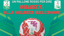 FOTO Serie B, Palermo-Venezia: pallone rosso contro la violenza sulle donne