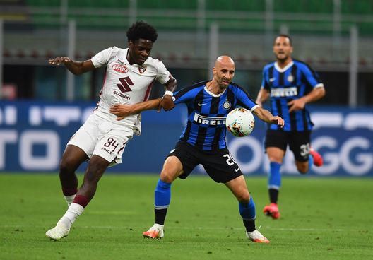 MILAN, ITALY - JULY 13: Borja Valero of FC Internazionale in action during the Serie A match between FC Internazionale and Torino FC at Stadio Giuseppe Meazza on July 13, 2020 in Milan, Italy. (Photo by Claudio Villa - Inter/Inter via Getty Images) MILAN, ITALY - JULY 13: Borja Valero of FC Internazionale in action during the Serie A match between FC Internazionale and Torino FC at Stadio Giuseppe Meazza on July 13, 2020 in Milan, Italy. (Photo by Claudio Villa - Inter/Inter via Getty Images)