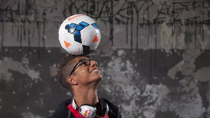 La favola di Mastour? Svincolato. Aveva ragione Raiola: &#8220;Non mi piace il circo intorno&#8221;