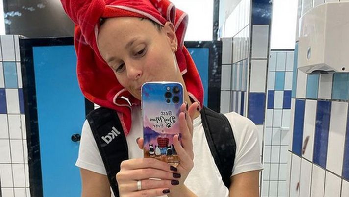 Instagram @kikkafede88 Federica Pellegrini e il suo amore per i cani… dagli spogliatoi della piscina - immagine 1