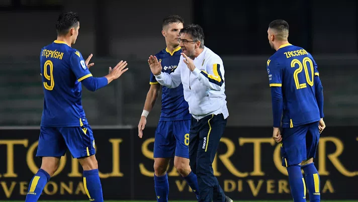 VERONA, ITALY - NOVEMBER 03:  Ivan Juric head coach of Hellas Verona celebrates the victory after the Serie A match between Hellas Verona and Brescia Calcio at Stadio Marcantonio Bentegodi on November 3, 2019 in Verona, Italy.  (Photo by Alessandro Sabattini/Getty Images)