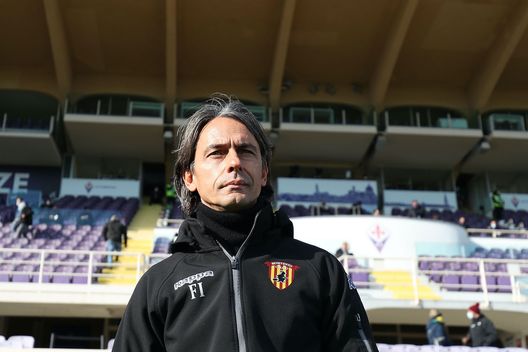 FLORENCE, ITALY - NOVEMBER 22: Filippo Inzaghi manager of Benevento Calcio looks on during the Serie A match between ACF Fiorentina and Benevento Calcio at Stadio Artemio Franchi on November 22, 2020 in Florence, Italy. (Photo by Gabriele Maltinti/Getty Images) FLORENCE, ITALY - NOVEMBER 22: Filippo Inzaghi manager of Benevento Calcio looks on during the Serie A match between ACF Fiorentina and Benevento Calcio at Stadio Artemio Franchi on November 22, 2020 in Florence, Italy. (Photo by Gabriele Maltinti/Getty Images)
