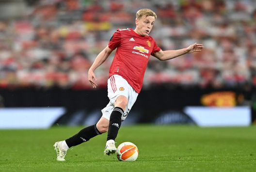 Donny van de Beek con la maglia del Manchester United Donny van de Beek con la maglia del Manchester United