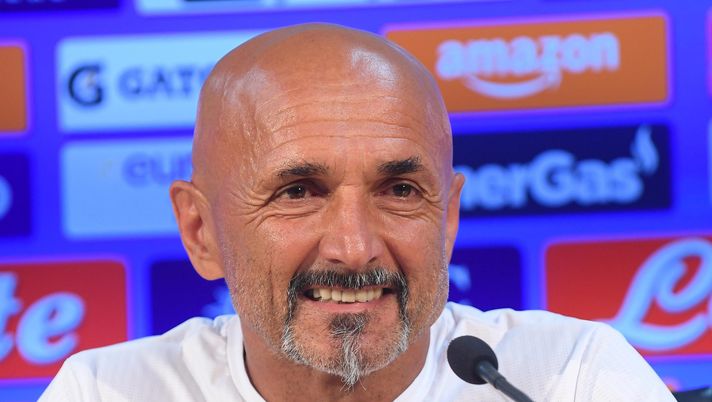 NAPLES, ITALY - SEPTEMBER 10: SSC Napoli manager Luciano Spalletti speaks at a press conference on September 10, 2021 in Naples, Italy. (Photo by SSC NAPOLI/SSC NAPOLI via Getty Images) NAPLES, ITALY - SEPTEMBER 10: SSC Napoli manager Luciano Spalletti speaks at a press conference on September 10, 2021 in Naples, Italy. (Photo by SSC NAPOLI/SSC NAPOLI via Getty Images)