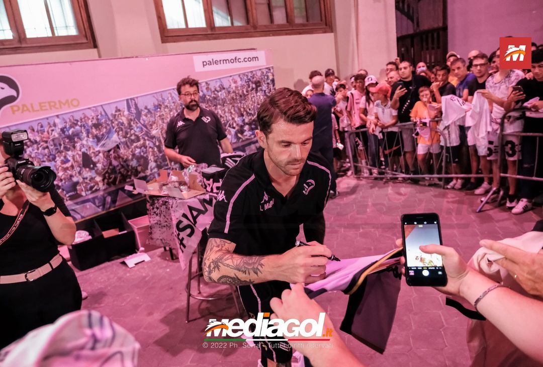 FOTO RITIRO PALERMO, Brunori e l’incontro con i tifosi al Barbera (Gallery) - immagine 80
