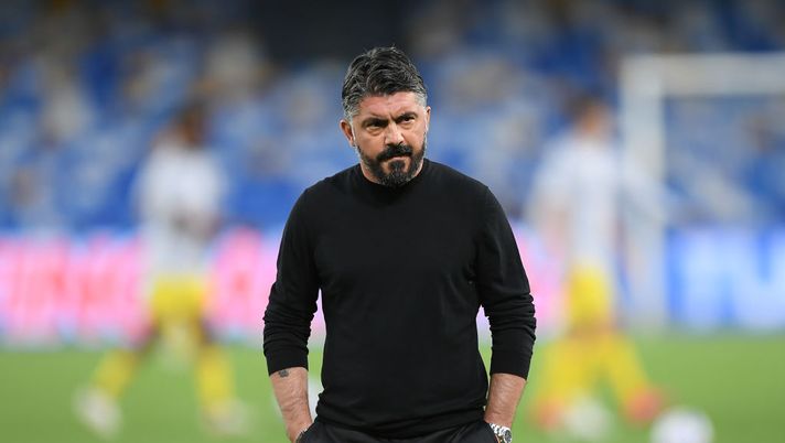 NAPLES, ITALY - MAY 23: Gennaro Gattuso, Head Coach of SSC Napoli looks on prior to the Serie A match between SSC Napoli and Hellas Verona FC at Stadio Diego Armando Maradona on May 23, 2021 in Naples, Italy. Sporting stadiums around Italy remain under strict restrictions due to the Coronavirus Pandemic as Government social distancing laws prohibit fans inside venues resulting in games being played behind closed doors. (Photo by Francesco Pecoraro/Getty Images) Mercato, Gattuso si sfoga: “Non perderò energie ripetendomi, il club sa che abbiamo bisogno di giocatori” - immagine 1