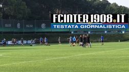 VIDEO FCIN1908 / Inter, torello di riscaldamento per iniziare l’allenamento pomeridiano