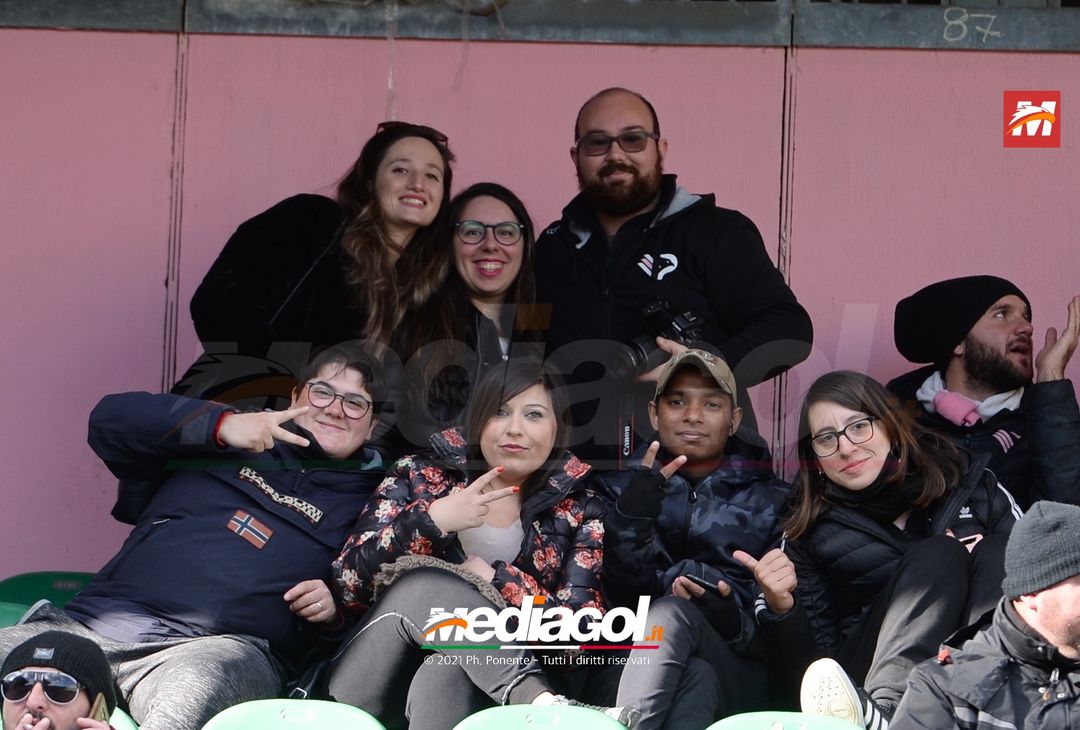 FOTO, i tifosi allo stadio per Palermo – Bari 0-0 (Gallery) - immagine 4