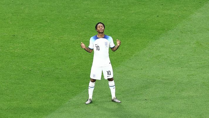 La famiglia subisce una rapina armata: Sterling lascia il Qatar e la Nazionale inglese - immagine 1