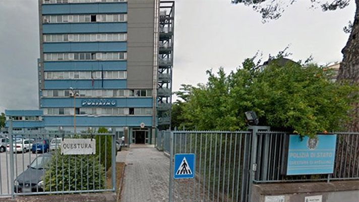 Scontri al derby Avellino-Salernitana 17 anni dopo: nuovo giudizio per il tifoso con il bastone… Scontri al derby Avellino-Salernitana 17 anni dopo: nuovo giudizio per il tifoso con il bastone…