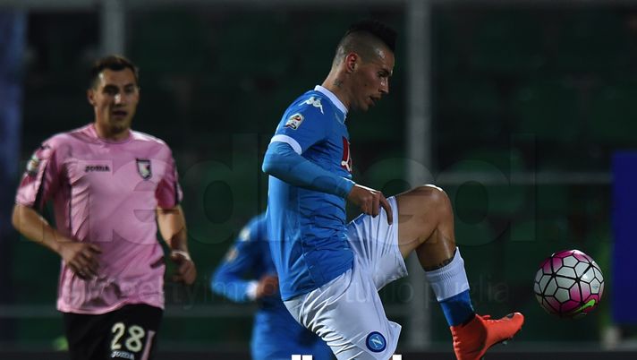 L’inventore della cresta di Hamsik ammette: “Marek è nato con questi capelli, non ha bisogno di gel” L’inventore della cresta di Hamsik ammette: “Marek è nato con questi capelli, non ha bisogno di gel”