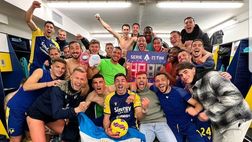 Verona sei salvo! E nello spogliatoio si scatena la festA