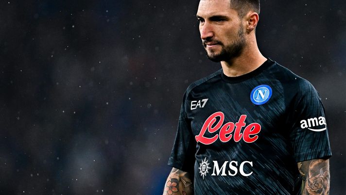 GENOA, ITALY - JANUARY 8: Matteo Politano of Napoli looks on during the Serie A match between UC Sampdoria and SSC Napoli at Stadio Luigi Ferraris on January 8, 2023 in Genoa, Italy. (Photo by Simone Arveda/Getty Images) napoli juve