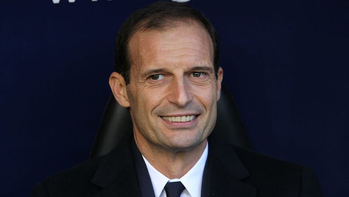 during the Serie A match between Genoa CFC and Juventus FC at Stadio Luigi Ferraris on November 27, 2016 in Genoa, Italy. Allegri spiazza su Dybala: “Si è riposato mezz’ora! La distorsione…” - immagine 1