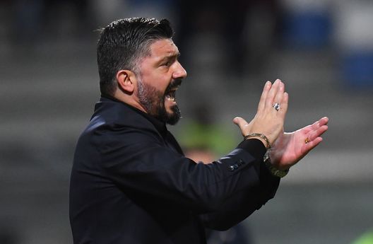 head coach of SSC Napoli issues instructions to his players during the Serie A match between US Sassuolo and SSC Napoli. Mapei Stadium - Citta del Tricolore on December 22, 2019 in Reggio nell'Emilia, Italy. (Photo by Alessandro Sabattini/Getty Images) head coach of SSC Napoli issues instructions to his players during the Serie A match between US Sassuolo and SSC Napoli. Mapei Stadium - Citta del Tricolore on December 22, 2019 in Reggio nell'Emilia, Italy. (Photo by Alessandro Sabattini/Getty Images)