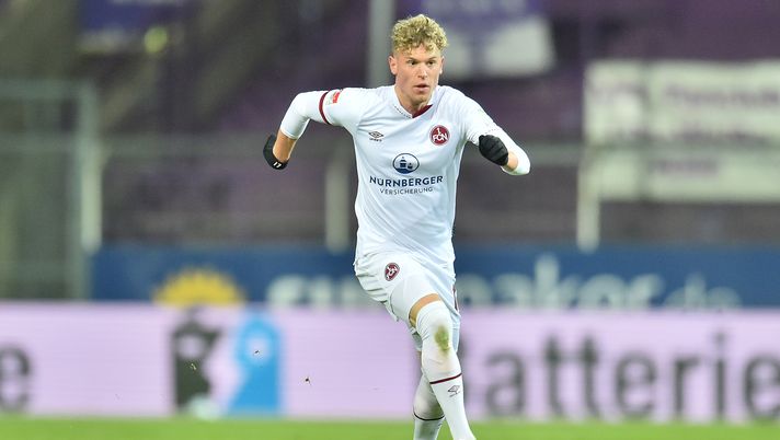 OSNABRUECK, GERMANY - NOVEMBER 23: Robin Hack of Nuernberg runs with the ball during the Second Bundesliga match between VfL Osnabrück and 1. FC Nürnberg at Stadion an der Bremer Brücke on November 23, 2020 in Osnabrueck, Germany. (Photo by Michael Titgemeyer/Getty Images) OSNABRUECK, GERMANY - NOVEMBER 23: Robin Hack of Nuernberg runs with the ball during the Second Bundesliga match between VfL Osnabrück and 1. FC Nürnberg at Stadion an der Bremer Brücke on November 23, 2020 in Osnabrueck, Germany. (Photo by Michael Titgemeyer/Getty Images)