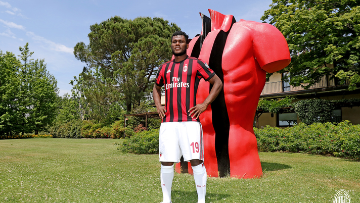 (credits: acmilan.com)
Kessie , tre indizi che svelano il suo numero di maglia al Milan… - immagine 1