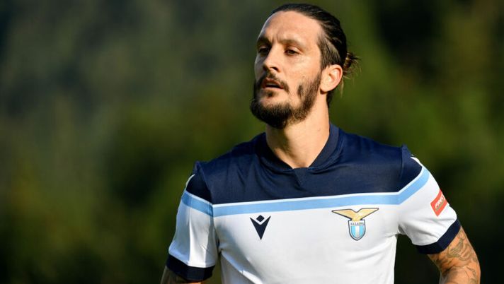 AURONZO DI CADORE, ITALY - JULY 23: Luis Alberto of SS Lazio during the Pre-Season Friendly match between SS Lazio v Triestina on July 23, 2021 in Auronzo di Cadore, Italy. (Photo by Marco Rosi - SS Lazio/Getty Images) Come sta Luis Alberto, parla Sarri: “Si è allenato regolarmente, carattere particolare” - immagine 1