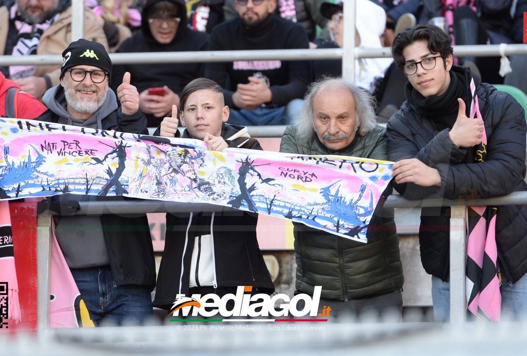 FOTOTIFO Palermo-Frosinone 1-1, i tifosi allo Stadio “Renzo Barbera” (Gallery) - immagine 109