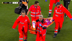 VIDEO Siviglia-Juventus, fallo duro di Gudelj: Fagioli esce dal campo in barella
