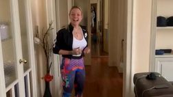 VIDEO / Tutti a casa, Giulia Provvedi si allena con i fans. Gollini: “Stiamo degenerando”