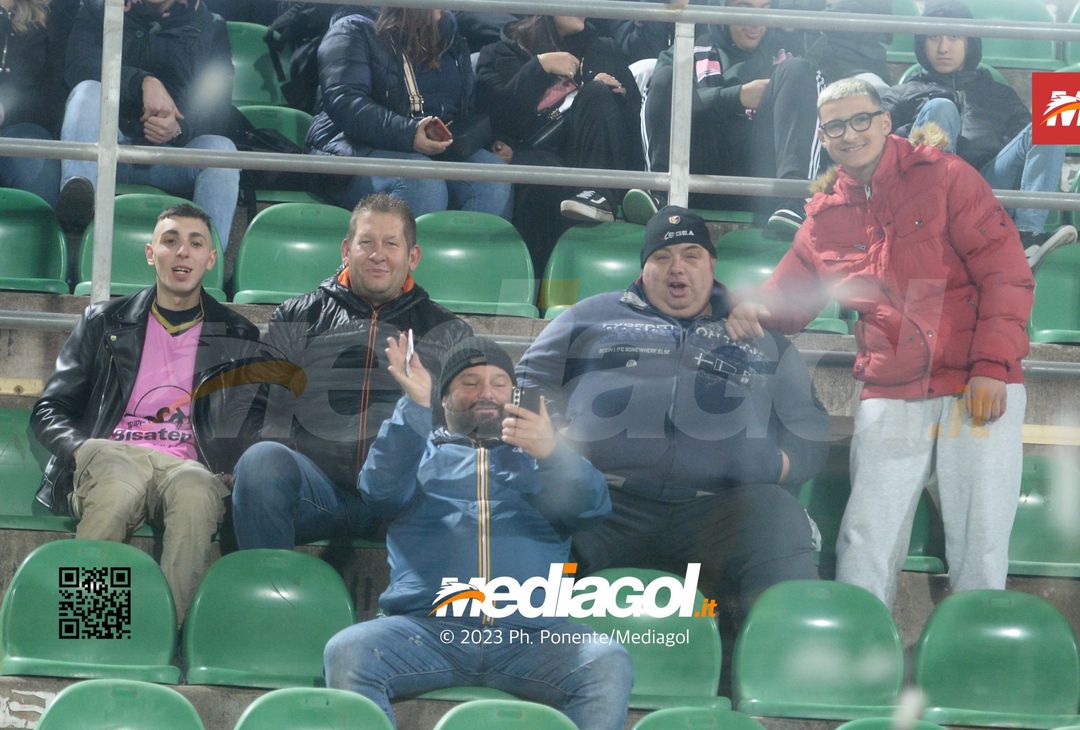 FOTOTIFO Palermo-Modena 5-2, gli scatti ai tifosi al “Renzo Barbera” (Gallery) - immagine 43