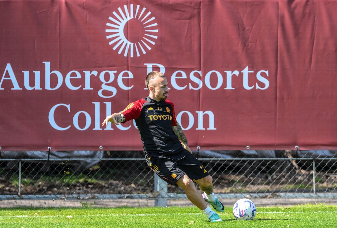 Trigoria, l’allenamento senza i nazionali: Abraham ancora in gruppo – FOTOGALLERY - immagine 14