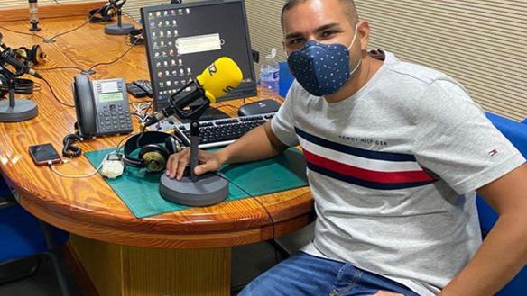 Negli studi di Radio Tenerife Negli studi di Radio Tenerife