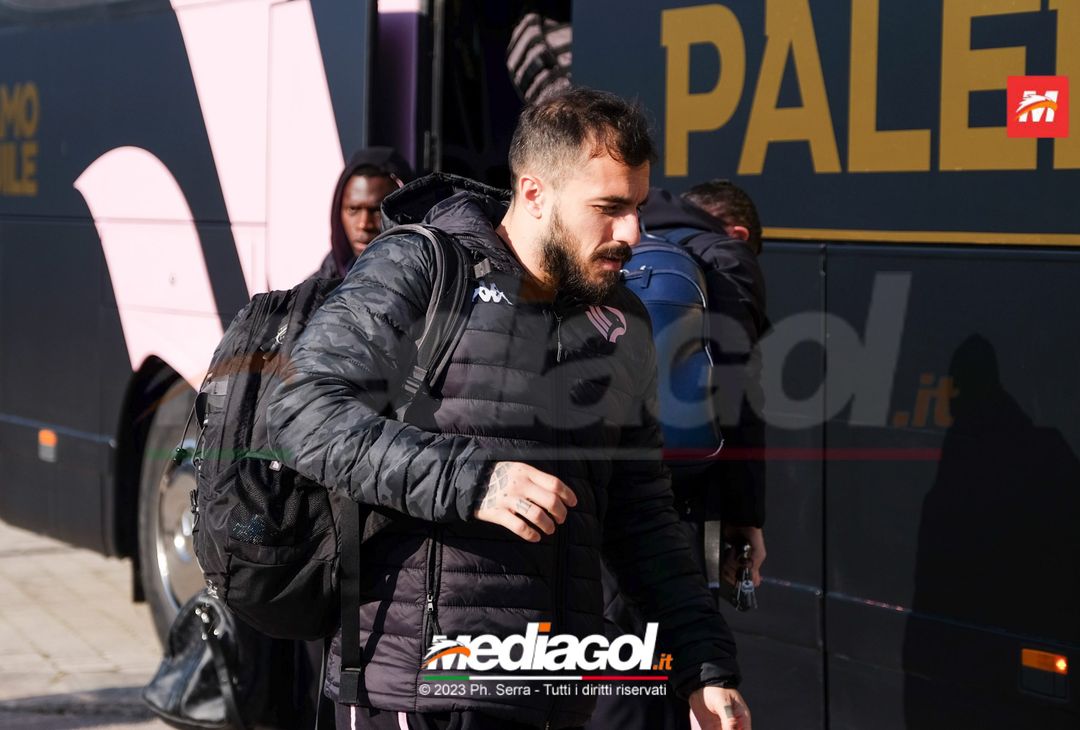 FOTO Palermo, i rosanero ritornano a Palermo dopo il la trasferta a Genova (Gallery) - immagine 4