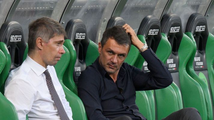 REGGIO NELL'EMILIA, ITALY - JULY 21: Paolo Maldini (R) of AC Milan during the Serie A match between US Sassuolo and AC Milan at Mapei Stadium - Città del Tricolore on July 21, 2020 in Reggio nell'Emilia, Italy. (Photo by Alessandro Sabattini/Getty Images) Lazetic al Milan, Gazzetta: “Colpo fatto, gran talento. Può arrivare un difensore giovane” - immagine 1