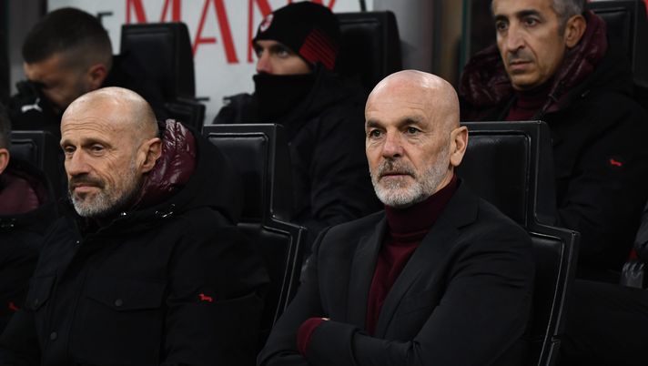 MILAN, ITALY - JANUARY 23: Head coach of AC Milan Stefano Pioli looks on during the Serie A match between AC Milan and Juventus at Stadio Giuseppe Meazza on January 23, 2022 in Milan, Italy. (Photo by Claudio Villa/AC Milan via Getty Images)