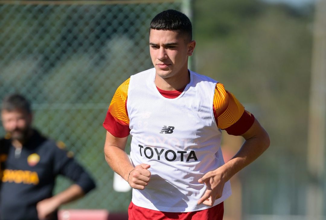 Mattinata di lavoro per la Roma in vista del Betis – FOTO GALLERY - immagine 32