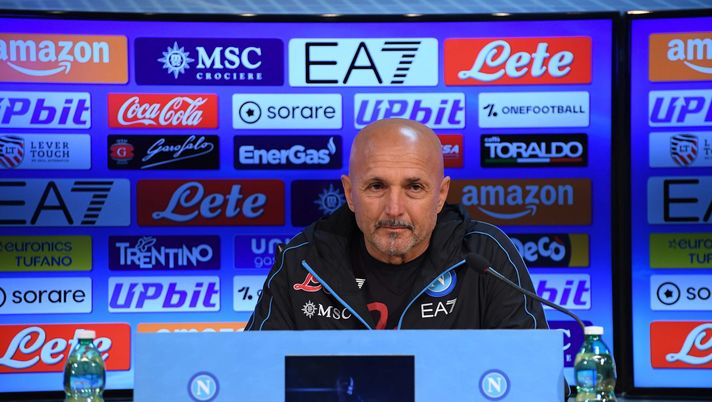 NAPLES, ITALY - JANUARY 07: Luciano Spalletti speaks at a press conference of Napoli on January 07, 2023 in Naples, Italy. (Photo by SSC NAPOLI/SSC NAPOLI via Getty Images) Spalletti: “Ci girano le scatole per il KO di Milano, domani 3-4 cambi. Rrahmani ok” - immagine 1