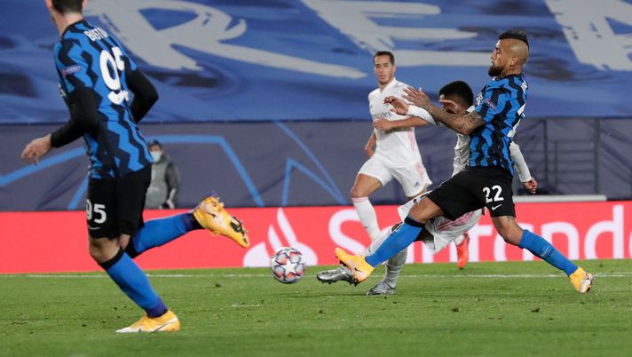 MADRID, SPAIN - NOVEMBER 03: Rodrygo of Real Madrid scores his sides third goal during the UEFA Champions League Group B stage match between Real Madrid and FC Internazionale at Estadio Alfredo Di Stefano on November 03, 2020 in Madrid, Spain. Football Stadiums around Europe remain empty due to the Coronavirus Pandemic as Government social distancing laws prohibit fans inside venues resulting in fixtures being played behind closed doors. (Photo by Gonzalo Arroyo Moreno/Getty Images) MADRID, SPAIN - NOVEMBER 03: Rodrygo of Real Madrid scores his sides third goal during the UEFA Champions League Group B stage match between Real Madrid and FC Internazionale at Estadio Alfredo Di Stefano on November 03, 2020 in Madrid, Spain. Football Stadiums around Europe remain empty due to the Coronavirus Pandemic as Government social distancing laws prohibit fans inside venues resulting in fixtures being played behind closed doors. (Photo by Gonzalo Arroyo Moreno/Getty Images)