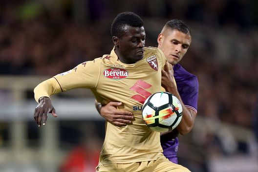 FLORENCE, ITALY - OCTOBER 25: Vincent Laurini of ACF Fiorentina battles for the ball with M'Baye Niang of Torino Fc during the Serie A match between ACF Fiorentina and Torino FC at Stadio Artemio Franchi on October 25, 2017 in Florence, Italy. (Photo by Gabriele Maltinti/Getty Images) FLORENCE, ITALY - OCTOBER 25: Vincent Laurini of ACF Fiorentina battles for the ball with M'Baye Niang of Torino Fc during the Serie A match between ACF Fiorentina and Torino FC at Stadio Artemio Franchi on October 25, 2017 in Florence, Italy. (Photo by Gabriele Maltinti/Getty Images)