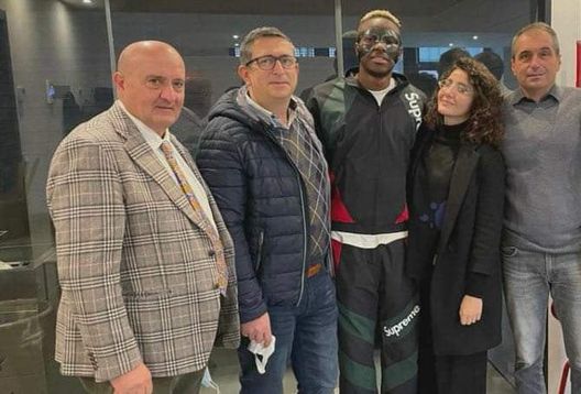FOTO Osimhen, arrivata la maschera protettiva: i dettagli FOTO Osimhen, arrivata la maschera protettiva: i dettagli