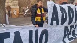 Quando Giacomo Losi era la coreografia del derby di Roma: stendardo regalato al figlio