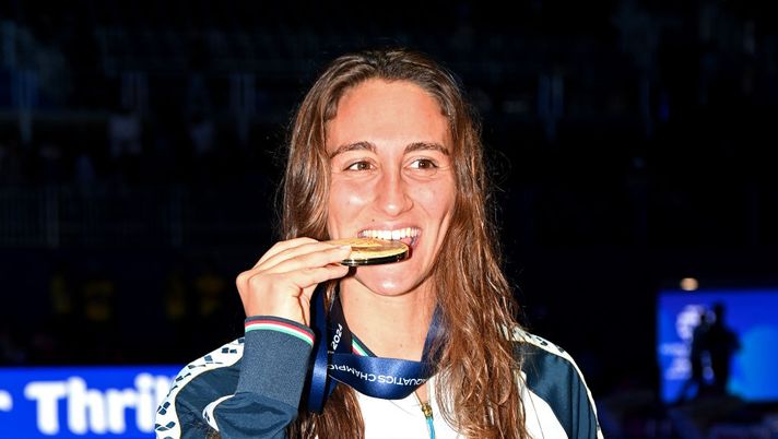 Mondiali Nuoto, Quadarella vince un altro oro negli 800 sl. La Roma: “Straordinaria” - immagine 1