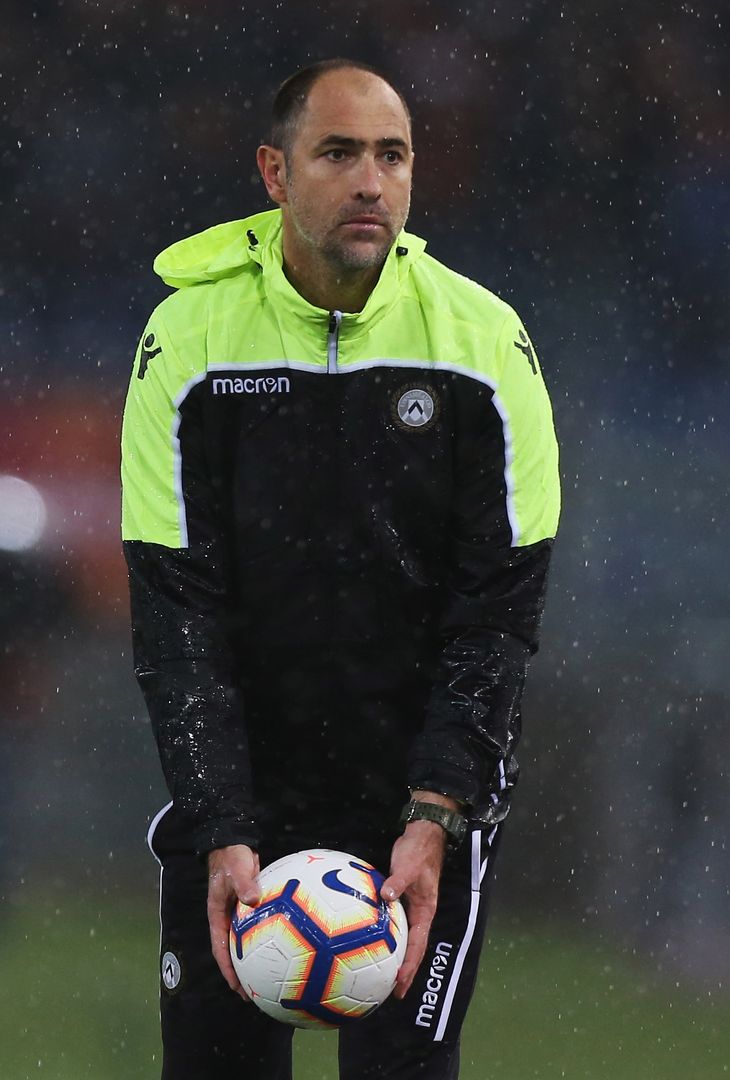  ROME, ITALY - APRIL 13:  Udinese head coach Igor Tudor holds the ball during the Serie A match between AS Roma and Udinese at Stadio Olimpico on April 13, 2019 in Rome, Italy.  (Photo by Paolo Bruno/Getty Images) 
