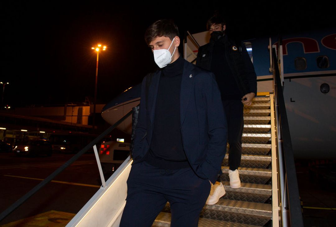 Roma, la partenza della squadra per Bologna – FOTO GALLERY - immagine 5