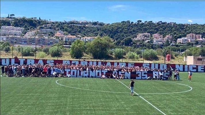 Nizza a porte chiuse nel derby contro il Monaco: ma caroselli e inni a tutto volume prima della sfida! Nizza a porte chiuse nel derby contro il Monaco: ma caroselli e inni a tutto volume prima della sfida!